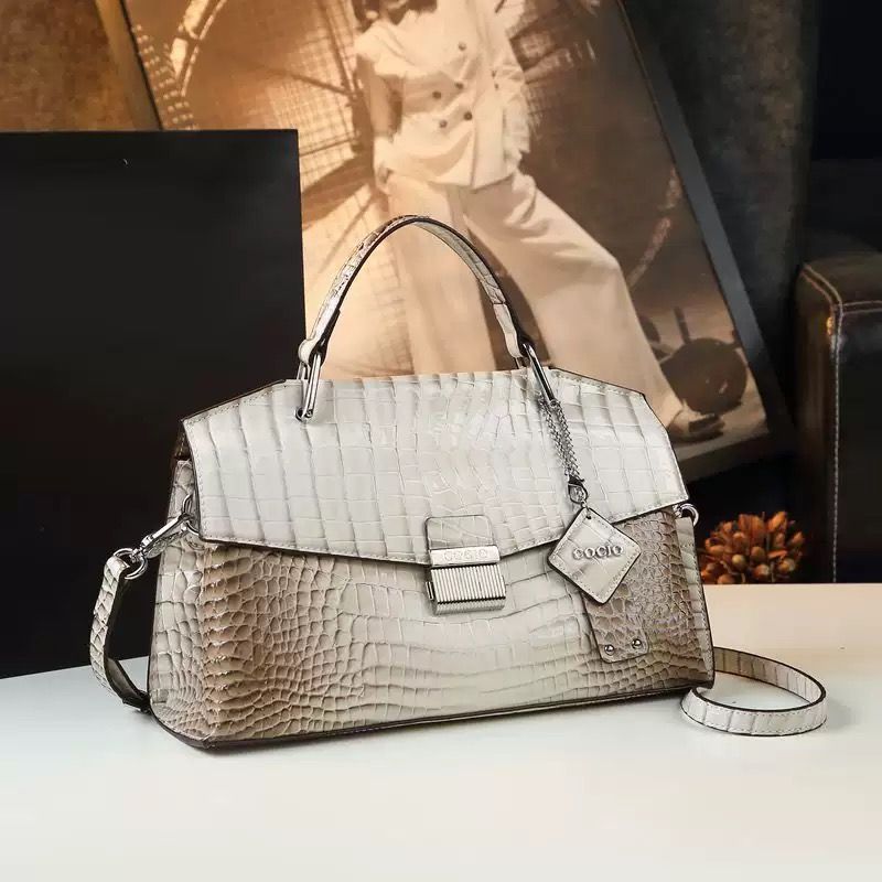 Женская кожаная сумка в лаконичном стиле, бежевая, Velora Minimal 110211-beige фото