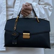 Женская кожаная сумка в лаконичном стиле, черная, Velora Minimal 110211-black фото 10