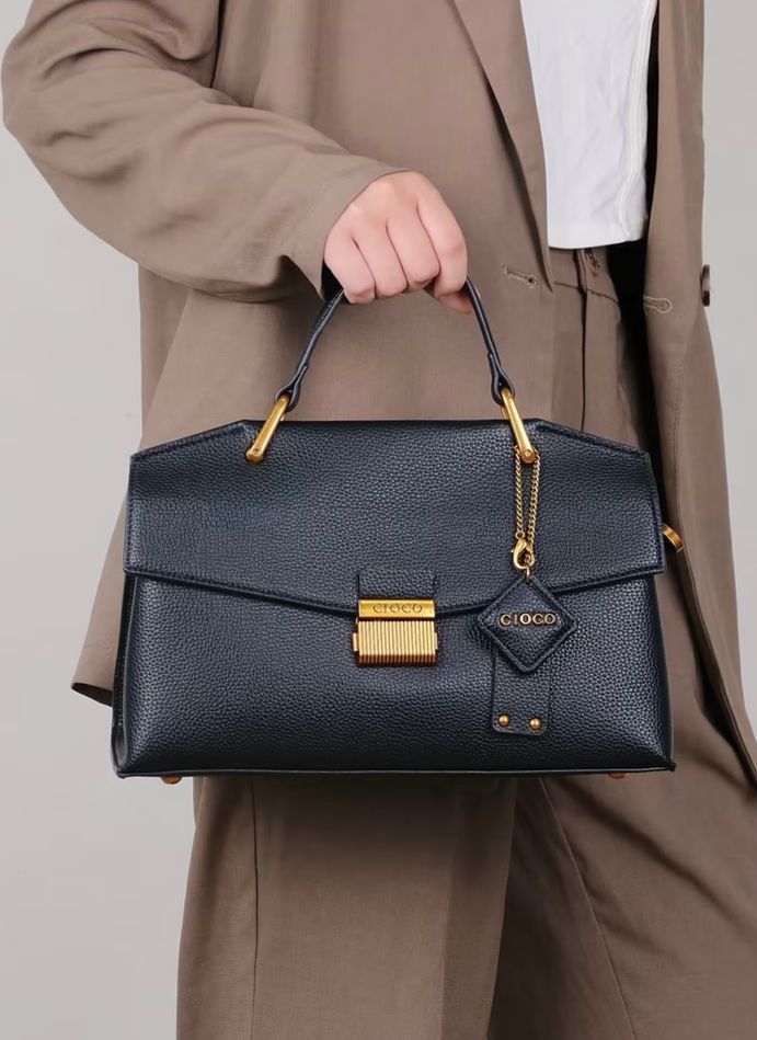 Женская кожаная сумка в лаконичном стиле, черная, Velora Minimal 110211-black фото